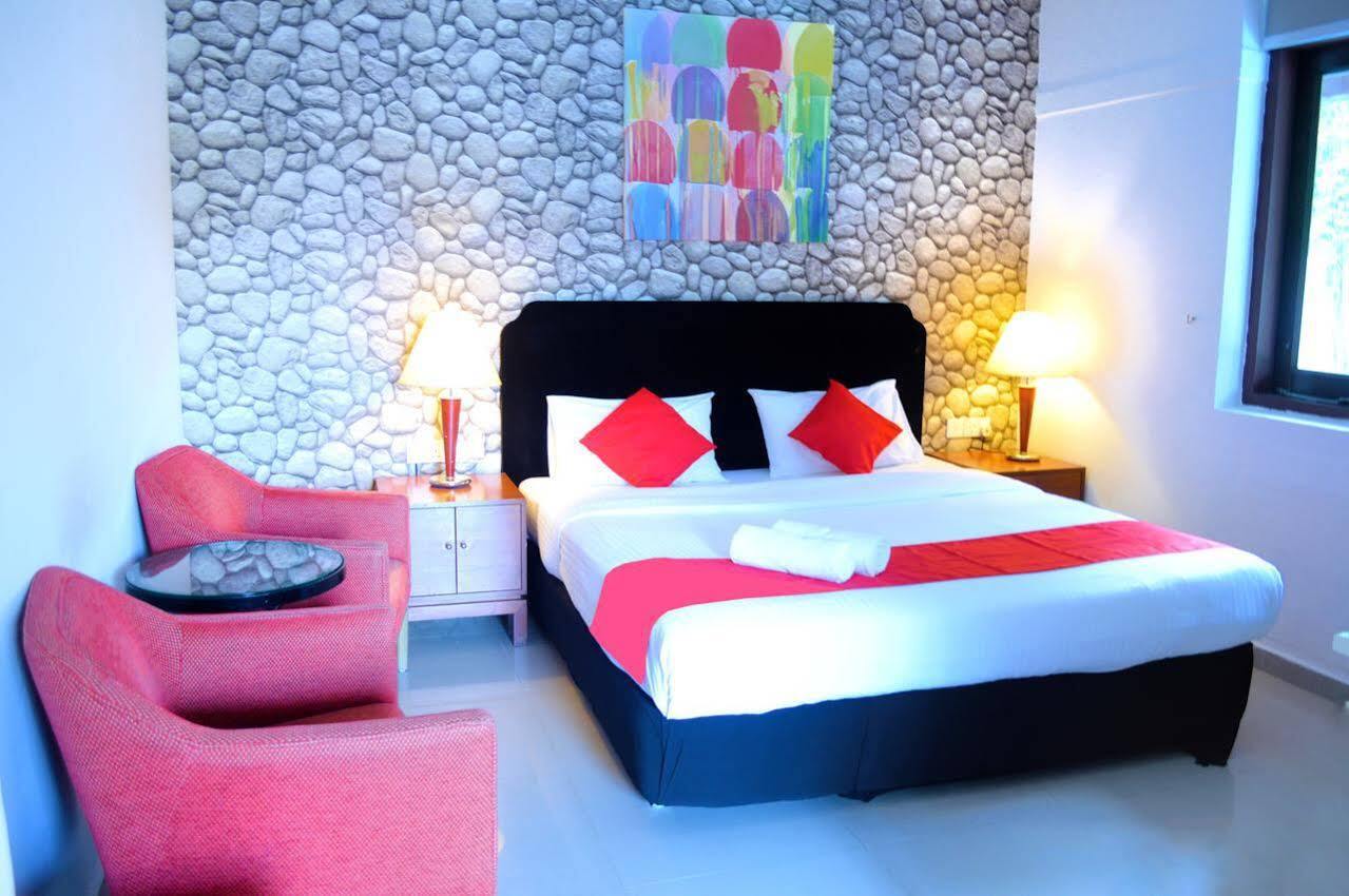 Oyo 104 Pegasus Hotel Singapour Extérieur photo